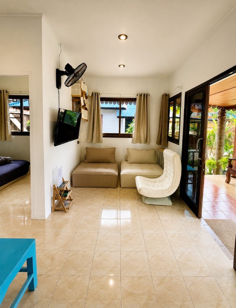 House 3 — living room with sofas